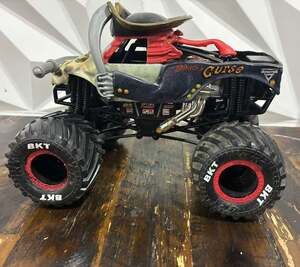 Monster Jam Pirate's Curse 1:24 Scale Die-Cast Monster Truck